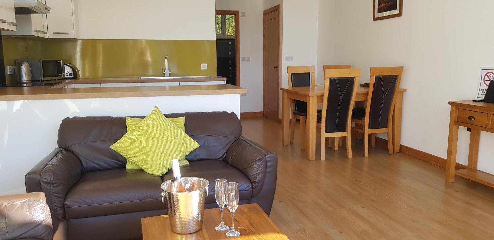 באונס-און-ווינדרמיר Marina Boathouse, Lake Windermere Lets מראה חיצוני תמונה