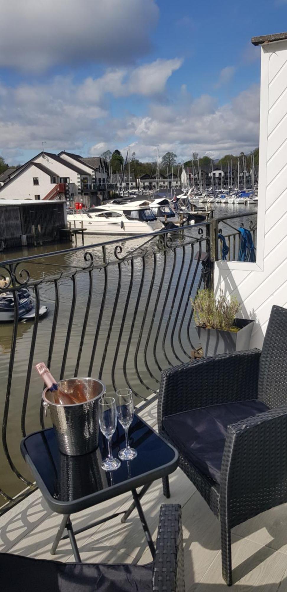 באונס-און-ווינדרמיר Marina Boathouse, Lake Windermere Lets מראה חיצוני תמונה